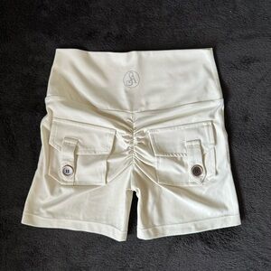 Allure scrunch shorts